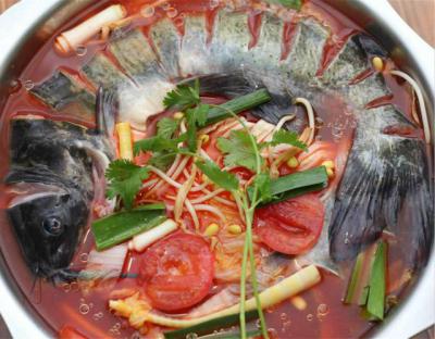 成都魚火鍋技術培訓班哪里好？湯色紅亮