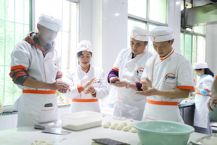 哪家早餐培訓學校哪家好？知名培訓機構對比